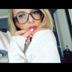 Meet your Posher, Madeline